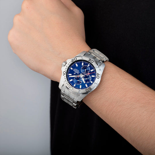 Montre homme Festina MULTIFUNCTION F20445/2 – cadran bleu marine bracelet acier – portée