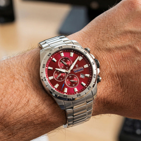 Montre homme Festina TIMELESS CHRONOGRAPH F20463/5 – cadran grenat bracelet acier – portée