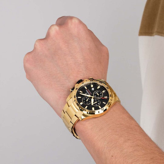 Montre homme Festina TIMELESS CHRONOGRAPH F20541/4 – cadran noir bracelet acier – portée