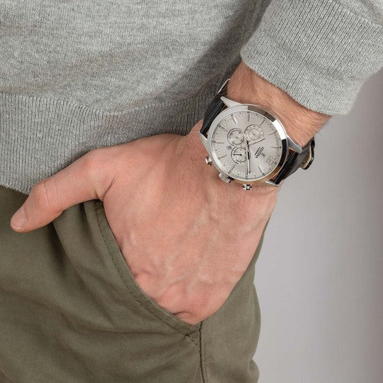 Montre homme Festina TIMELESS CHRONOGRAPH F20542/1 – cadran argenté bracelet cuir – portée