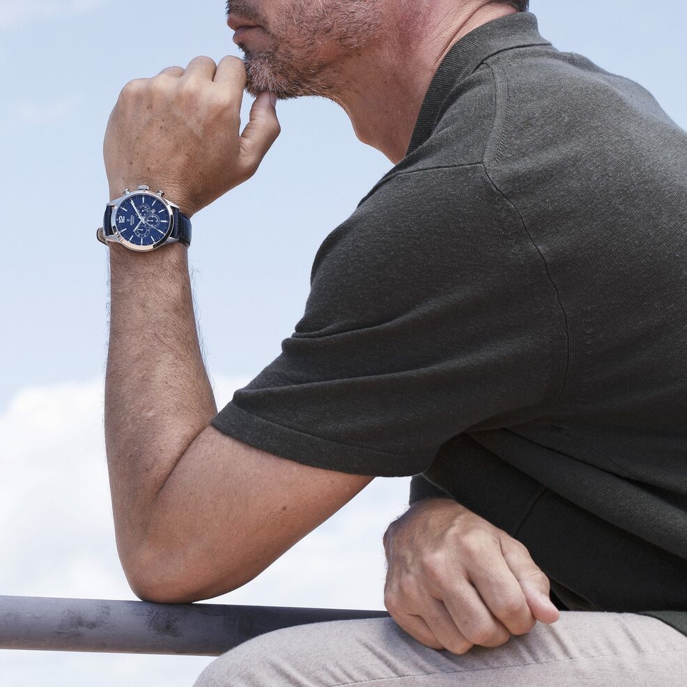 Montre homme Festina TIMELESS CHRONOGRAPH F20542/2 – cadran bleu marine bracelet cuir – portée 2