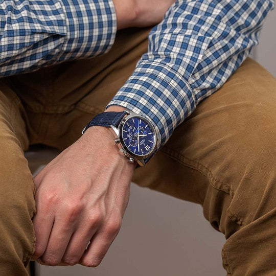 Montre homme Festina TIMELESS CHRONOGRAPH F20542/2 – cadran bleu marine bracelet cuir – portée