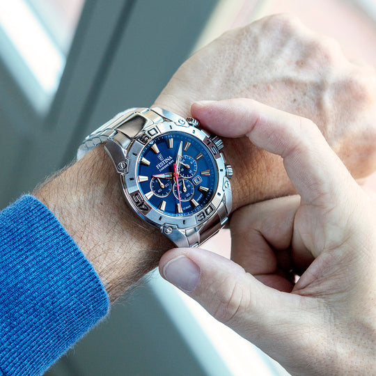 Montre homme Festina TIMELESS CHRONOGRAPH F20543/4 – cadran bleu marine bracelet acier – portée 5