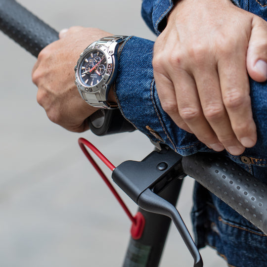 Montre homme Festina TIMELESS CHRONOGRAPH F20543/4 – cadran bleu marine bracelet acier – portée 2