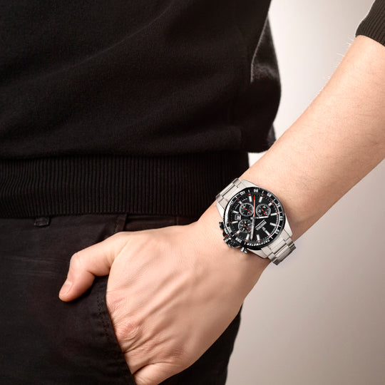 Montre homme Festina TIMELESS CHRONOGRAPH F20560/6 – cadran noir bracelet acier – portée