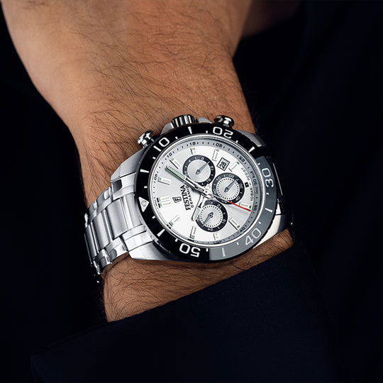 Montre homme Festina CERAMIC F20575/1 – cadran blanc bracelet acier – portée