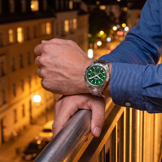 Montre homme Festina MULTIFUNCTION F20623/8 – cadran vert bracelet acier – portée