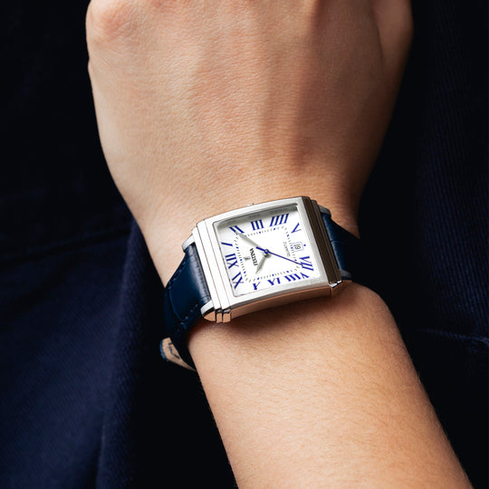 Montre femme Festina ON THE SQUARE F20682/2 – cadran argenté bracelet cuir – portée