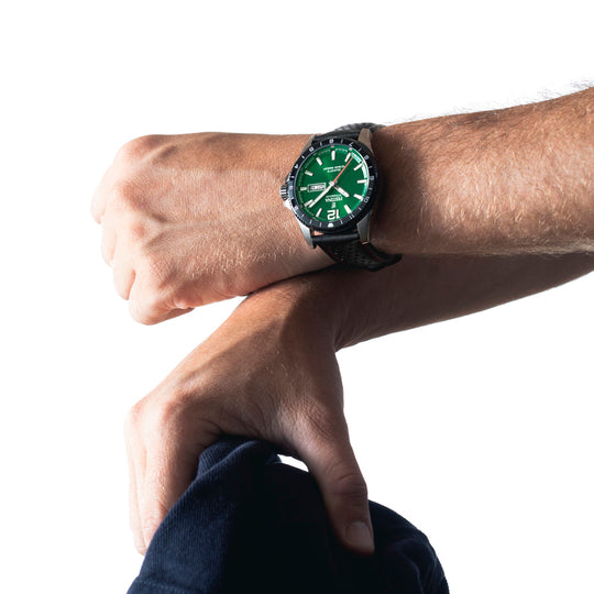 Montre homme Festina TITANIUM F20699/3 – cadran vert bracelet cuir – portée
