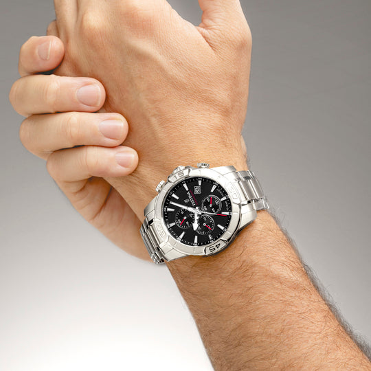 Montre homme Festina TIMELESS CHRONOGRAPH F20704/3 – cadran noir bracelet acier – portée
