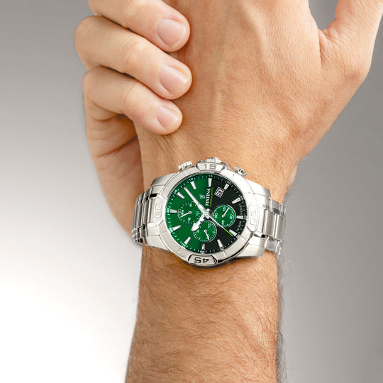 Montre homme Festina TIMELESS CHRONOGRAPH F20704/5 – cadran vert bracelet acier – portée