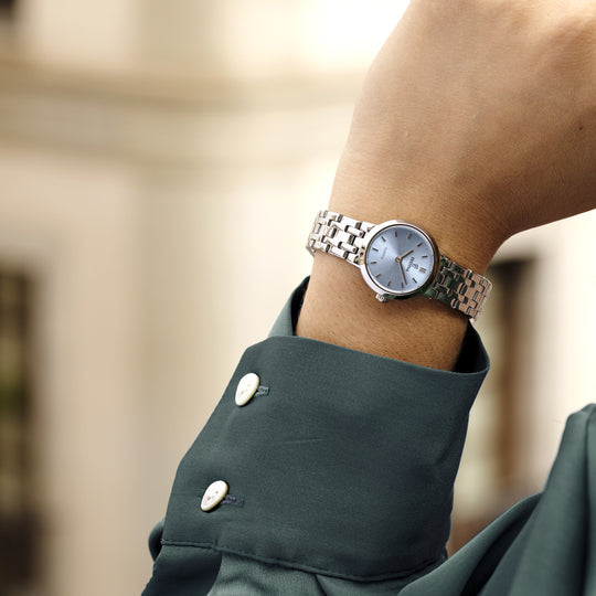 Montre femme Festina MADEMOISELLE F20746/3 – cadran bleu bracelet acier – portée