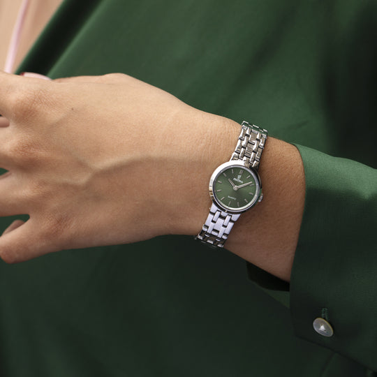 Montre femme Festina MADEMOISELLE F20746/5 – cadran vert bracelet acier – portée