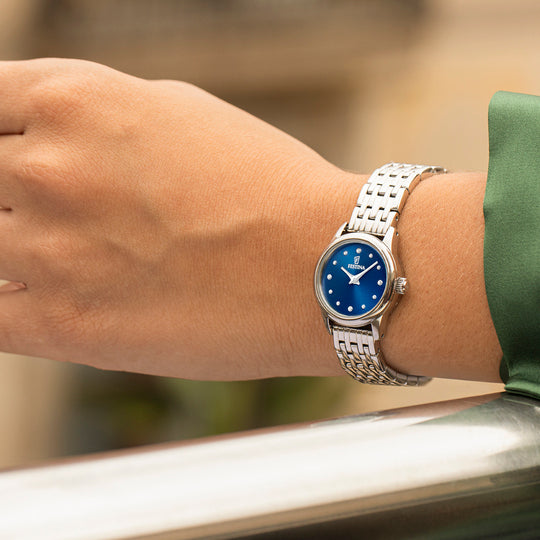 Montre femme Festina MADEMOISELLE F20749/4 – cadran bleu bracelet acier – portée
