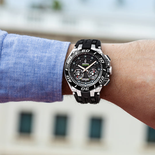 Montre connectée homme Festina CONNECTED F20763/3 – cadran noir bracelet souple – portée