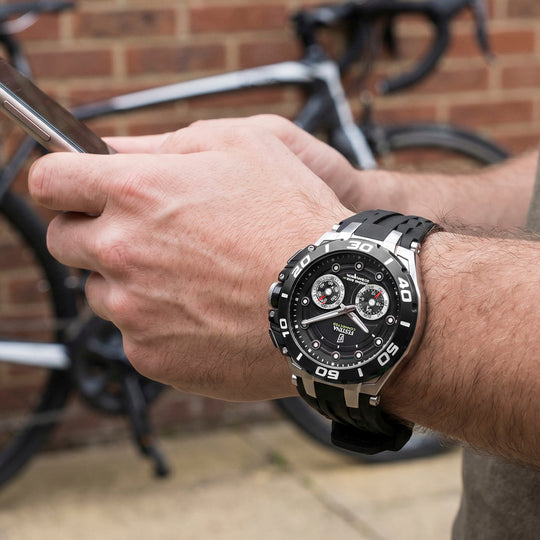 Montre connectée homme Festina CONNECTED F20763/3 – cadran noir bracelet souple – portée 2