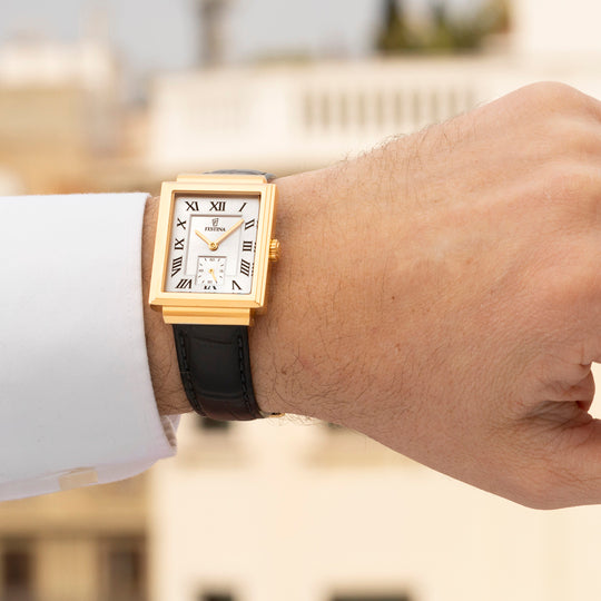 Heren horloge Festina ON THE SQUARE F20776/1 – zilveren leren band met wijzerplaat – gedragen