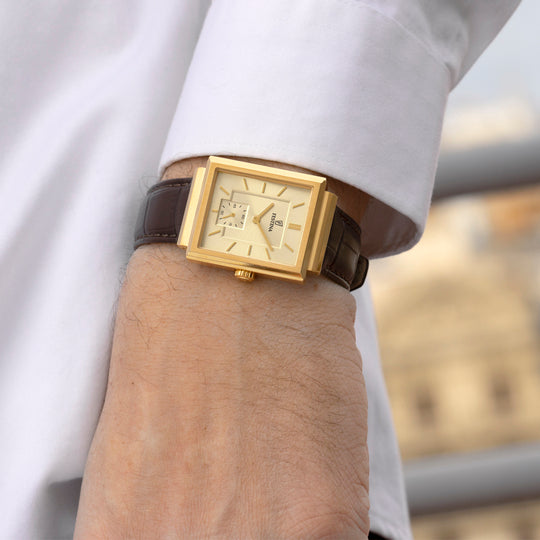 Heren horloge Festina ON THE SQUARE F20776/3 – leren band met gouden wijzerplaat – bereik