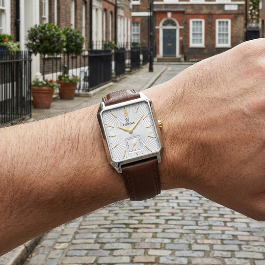 Herrklocka Festina ON THE SQUARE F20779/2 – silver urtavla läderrem – sliten