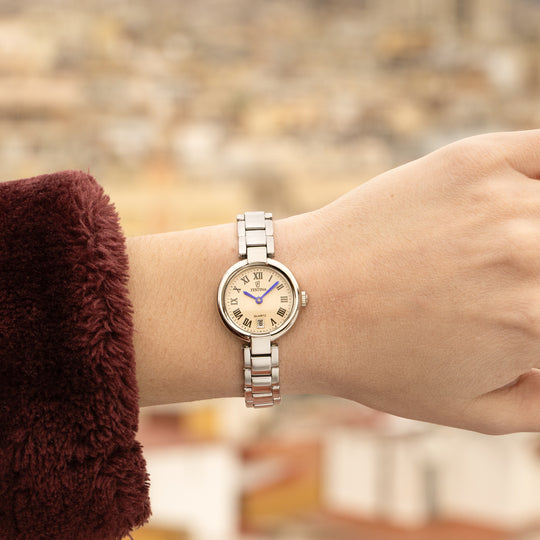 Montre femme Festina MADEMOISELLE F20784/3 – cadran doré bracelet acier – portée