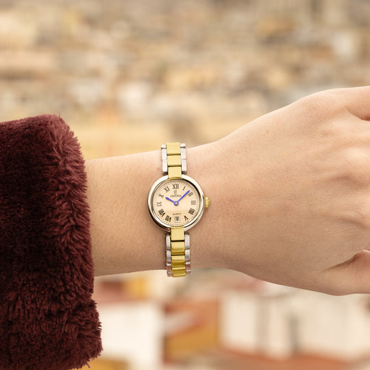 Montre femme Festina MADEMOISELLE F20785/2 – cadran doré bracelet acier – portée