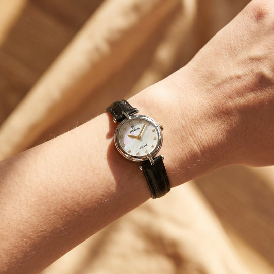 Montre femme Festina MADEMOISELLE F20787/4 – cadran blanc bracelet cuir – portée