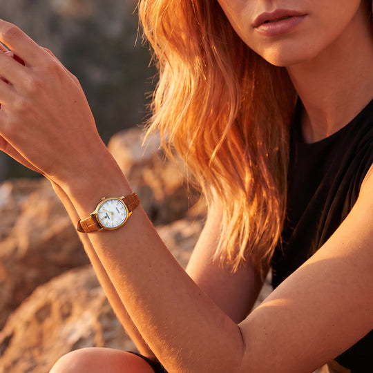 Damklocka Festina F20807/2 – mjukt armband av pärlemorskiva – omfattning