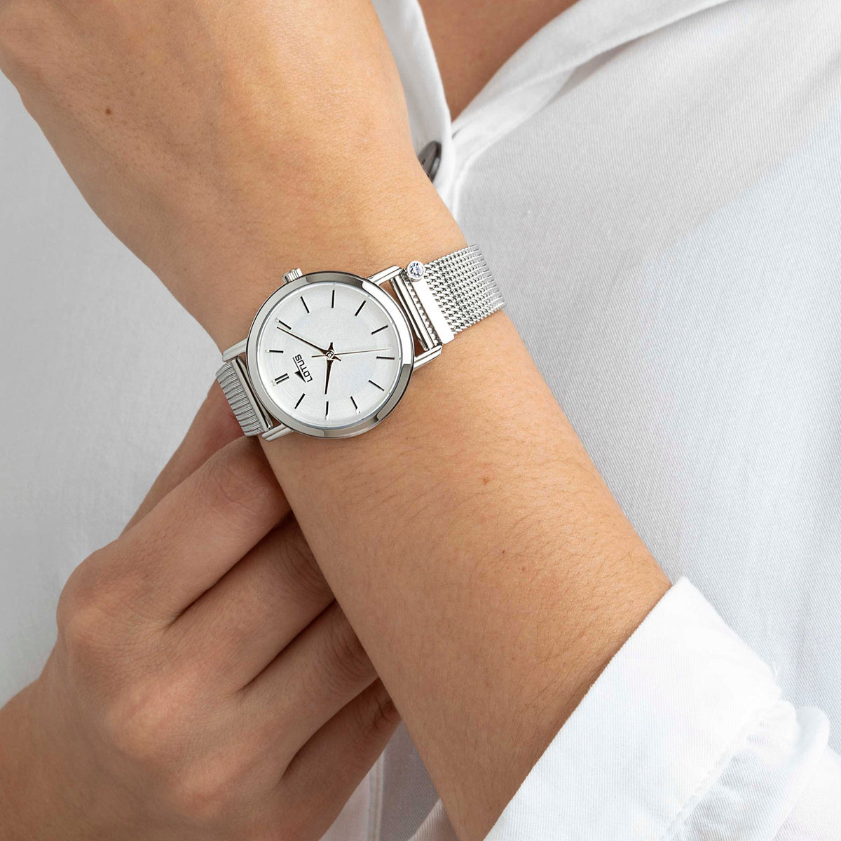 Montre femme Lotus Minimalist For Her 18737/1 – cadran argenté bracelet acier – portée