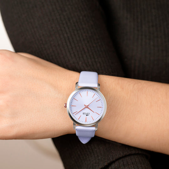 Montre femme Lotus Minimalist For Her 18738/3 – cadran bleu bracelet cuir – portée