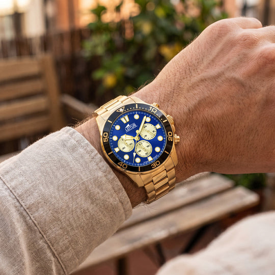 Montre homme Lotus Excellent 18758/7 – cadran bleu bracelet acier – portée