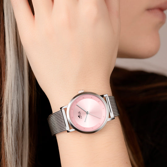 Montre femme Lotus Minimalist For Her 18790/3 – cadran rose bracelet acier – portée