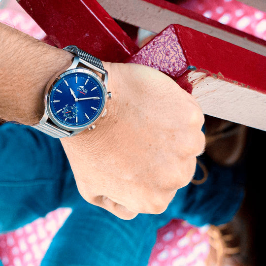 Montre connectée homme Lotus Connected 18803/2 – cadran bleu bracelet acier – portée 2