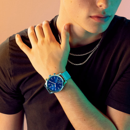 Montre connectée homme Lotus Connected 18803/2 – cadran bleu bracelet acier – portée