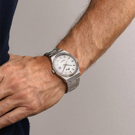Montre homme Lotus Freedom 18835/1 – cadran argenté bracelet acier – portée