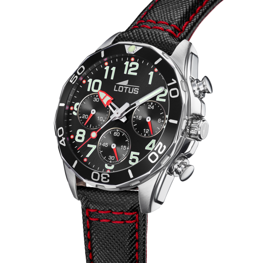 Montre enfant Lotus Junior 18859/2 – cadran noir bracelet cuir – vue de trois-quarts 3