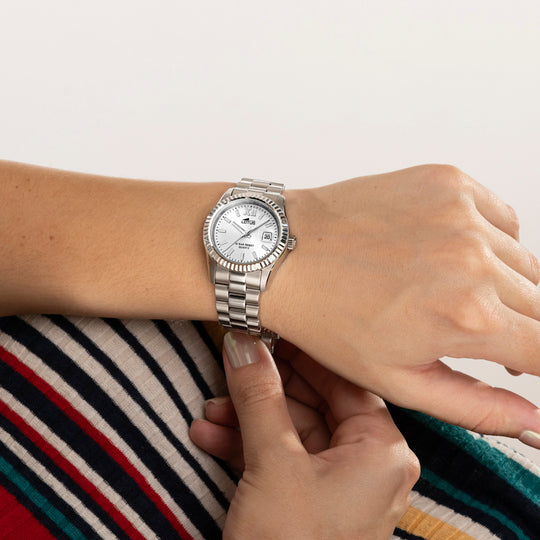 Montre femme Lotus Freedom 18930/1 – cadran argenté bracelet acier – portée