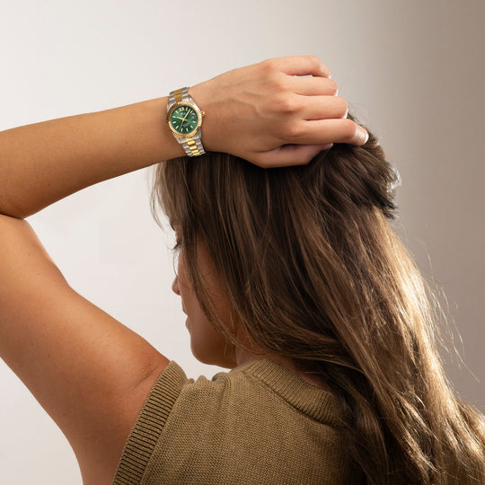 Montre femme Lotus Freedom 18931/3 – cadran vert bracelet acier – portée