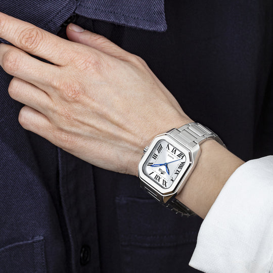 Montre femme Lotus Square Series 18967/1 – cadran blanc bracelet acier – portée