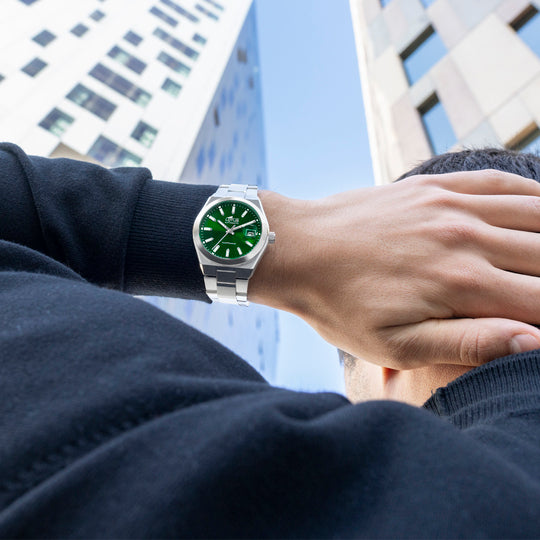 Montre homme Lotus Automatic 18996/3 – cadran vert bracelet acier – portée