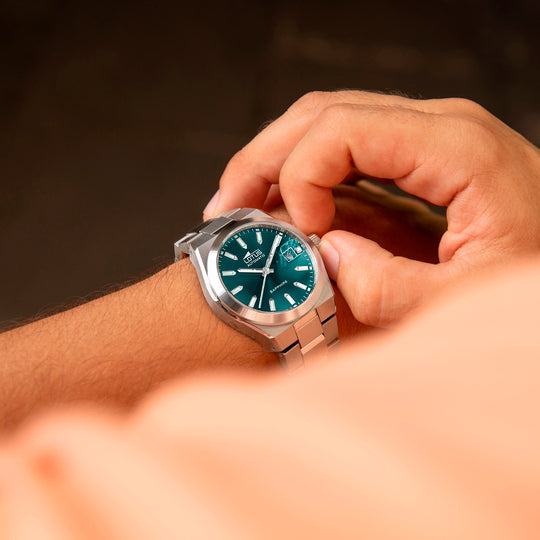 Montre homme Lotus Automatic 18996/4 – cadran bleu bracelet acier – portée 2