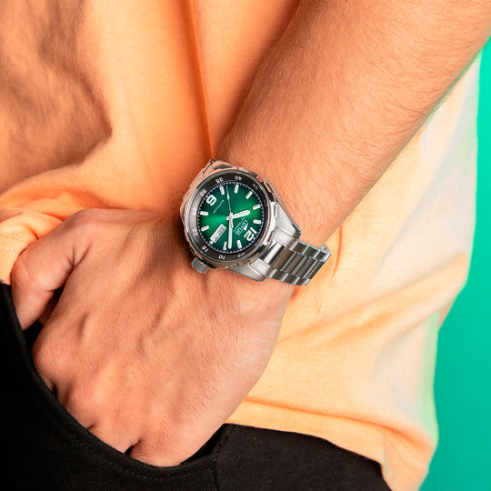 Montre homme Lotus Automatic 18997/3 – cadran vert bracelet acier – portée