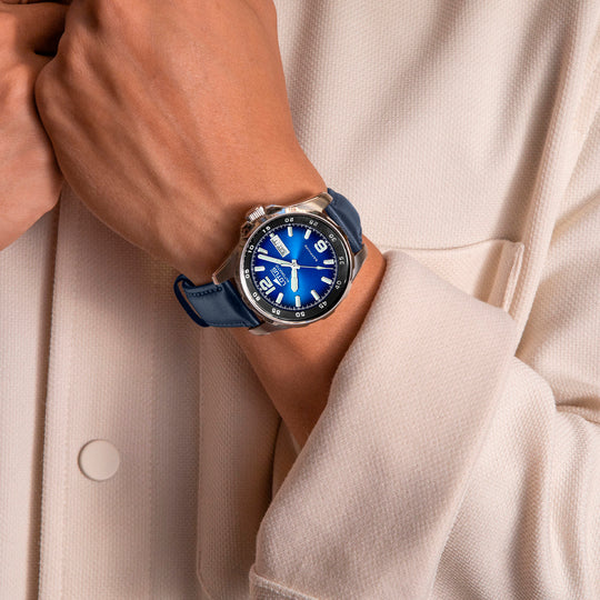 Montre homme Lotus Automatic 18998/2 – cadran bleu bracelet cuir – portée