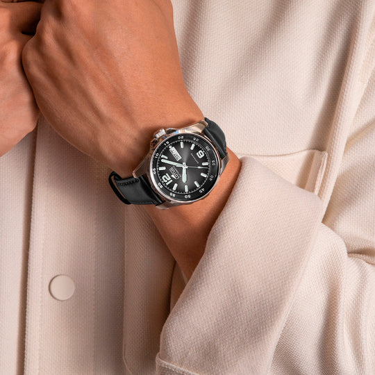 Montre homme Lotus Automatic 18998/4 – cadran gris bracelet cuir – portée