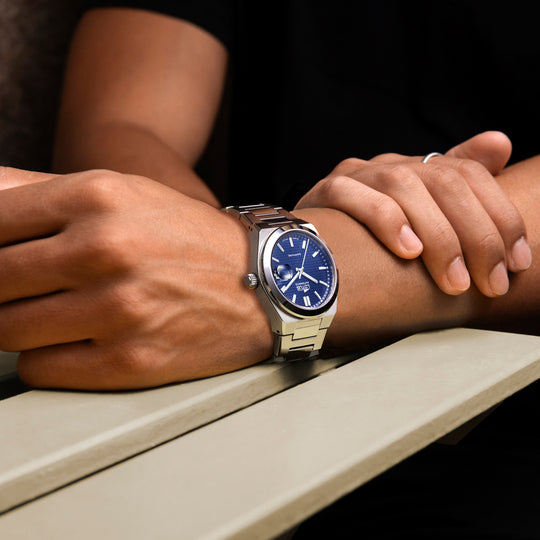 Montre homme Lotus Automatic 18999/2 – cadran bleu bracelet acier – portée 3