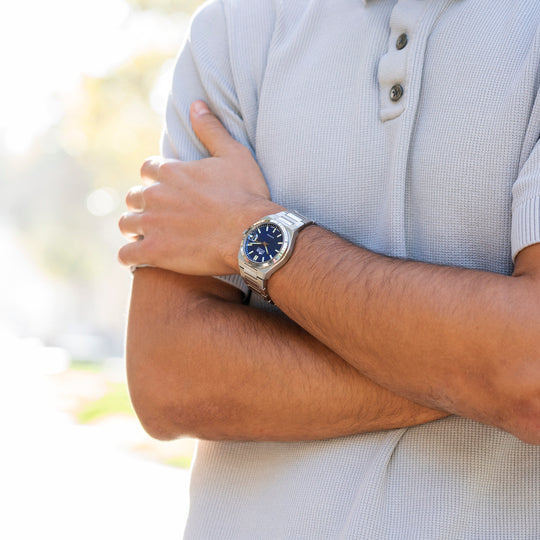 Montre homme Lotus Automatic 18999/2 – cadran bleu bracelet acier – portée 2