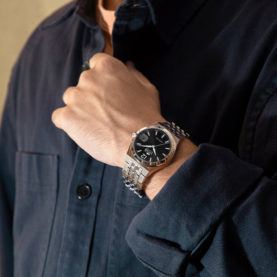 Montre homme Lotus Automatic 19000/5 – cadran noir bracelet acier – portée 2