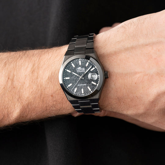 Montre homme Lotus Automatic 19063/1 – cadran noir bracelet acier – portée