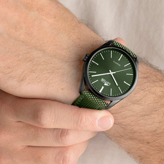 Montre homme Lotus Minimalist For Him 19070/1 – cadran vert bracelet nylon – portée