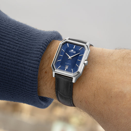 Montre homme Lotus Square Series 19080/2 – cadran bleu bracelet cuir – portée
