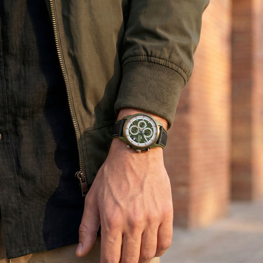 Montre homme Lotus Pulse 19091/1 – cadran vert bracelet cuir – portée